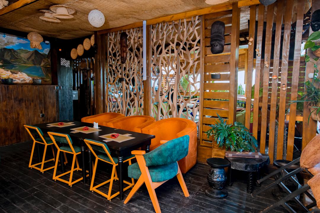 Heroes Restaurant and Coffee atmosphere