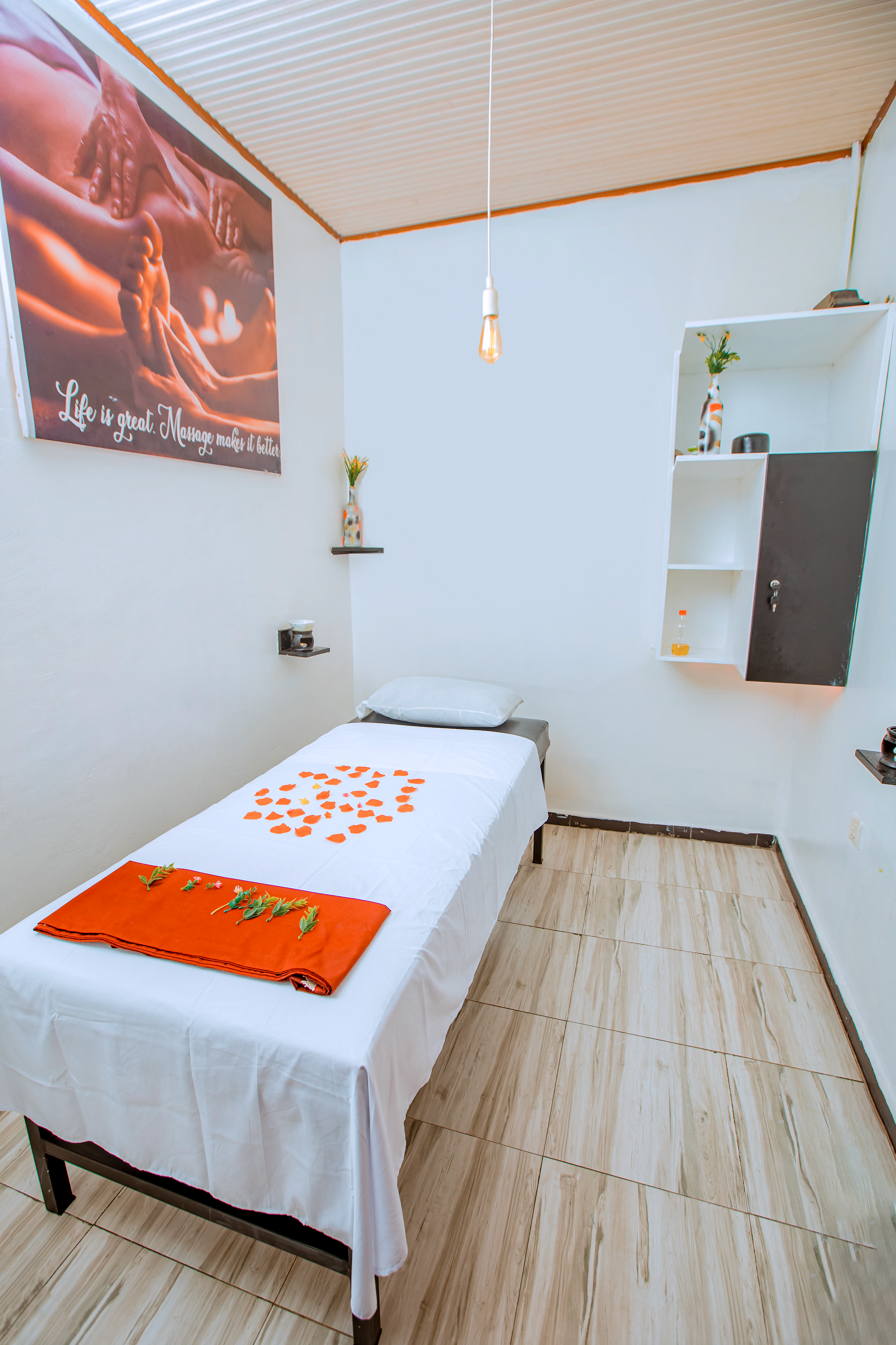 Relaxing sauna experience at Heroes